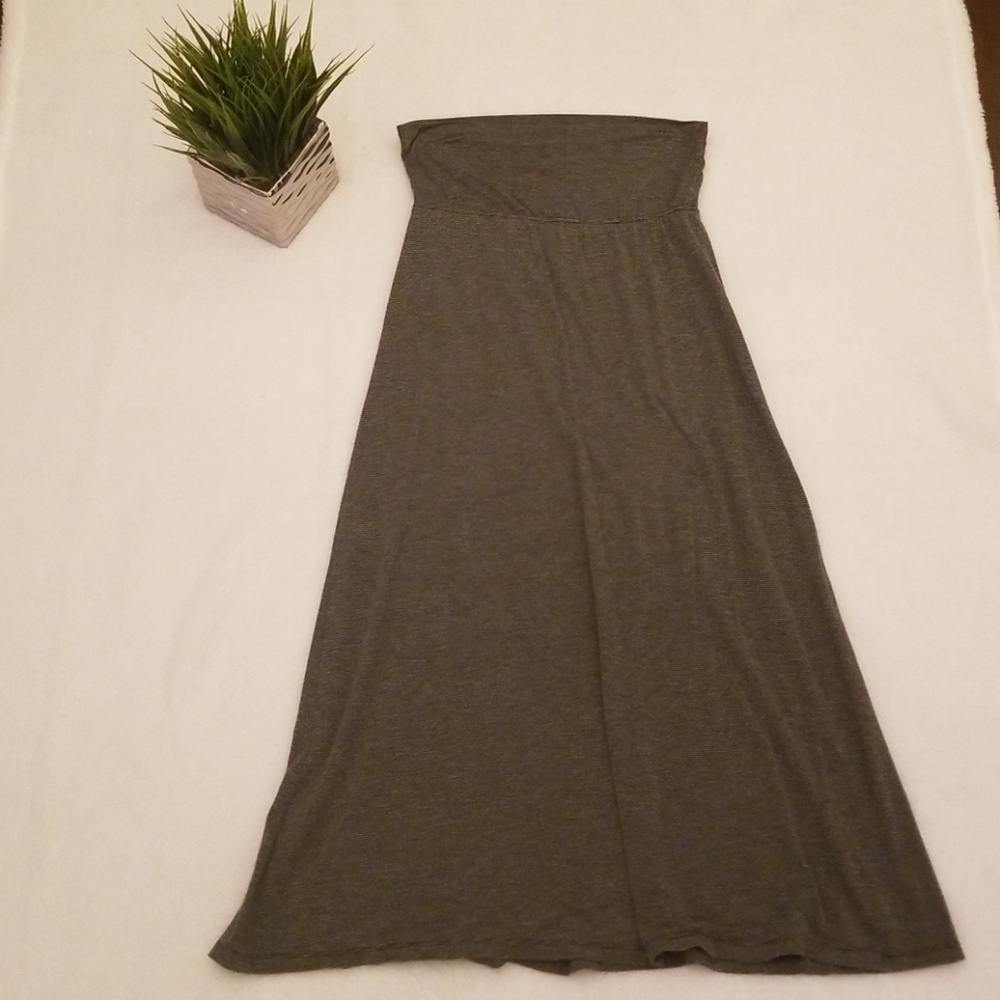 Xhilaration MD Black and Grey Stripped Maxi Skirt